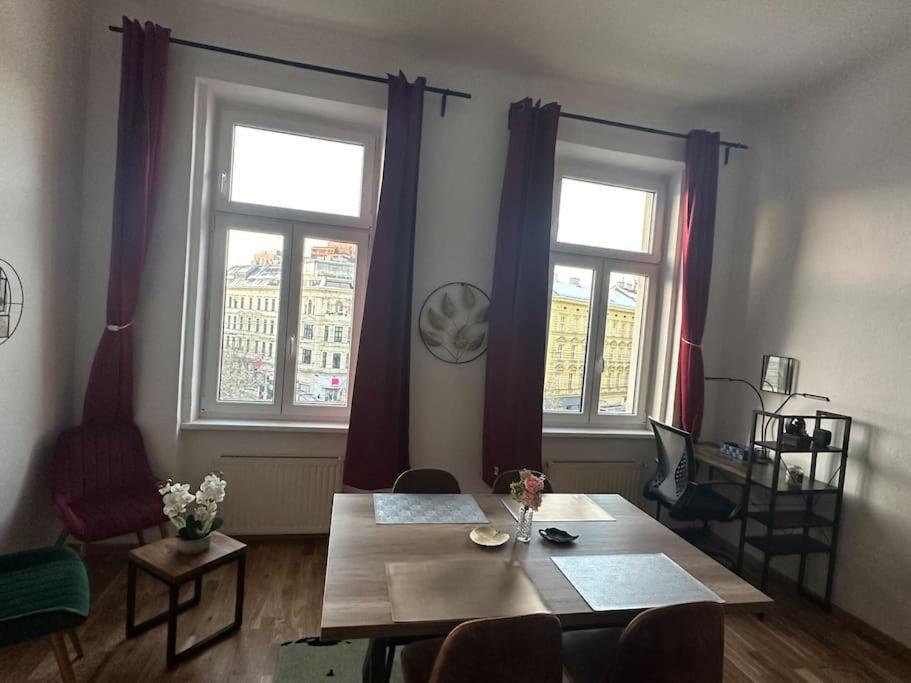 Klimatisierter Wiener Altbauflair Im Zentrum Wiens Apartment *