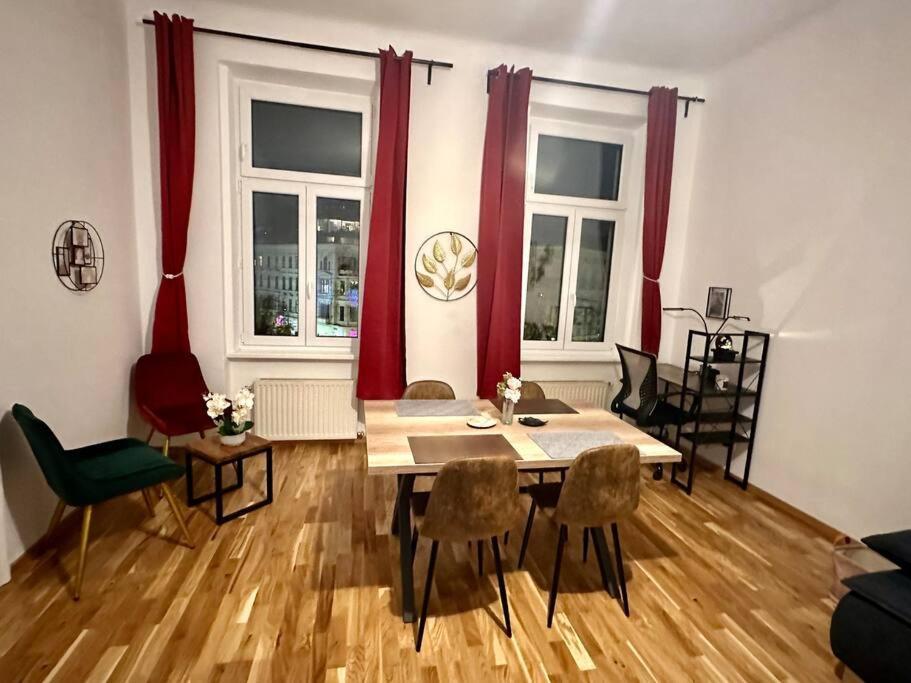 Apartment Klimatisierter Wiener Altbauflair Im Zentrum Wiens *