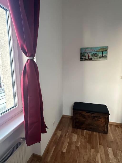 Klimatisierter Wiener Altbauflair Im Zentrum Wiens *