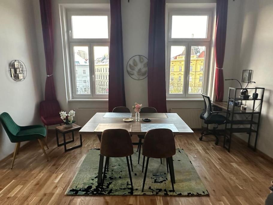 Klimatisierter Wiener Altbauflair Im Zentrum Wiens Apartment Vienna
